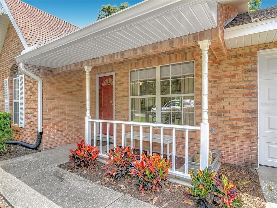 For Sale: $335,000 (3 beds, 2 baths, 1563 Square Feet)