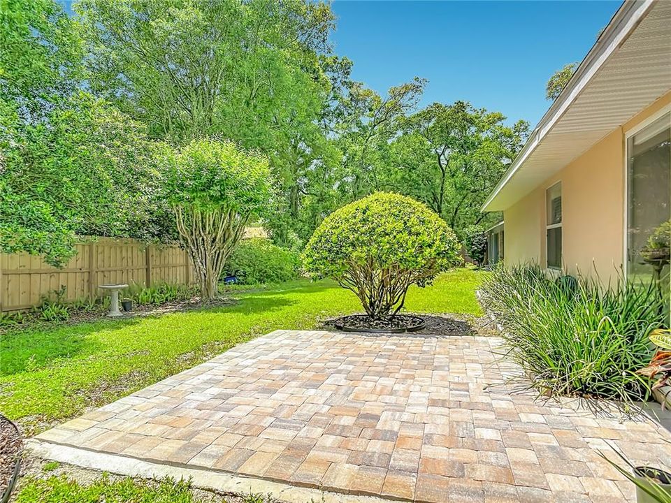 For Sale: $335,000 (3 beds, 2 baths, 1563 Square Feet)