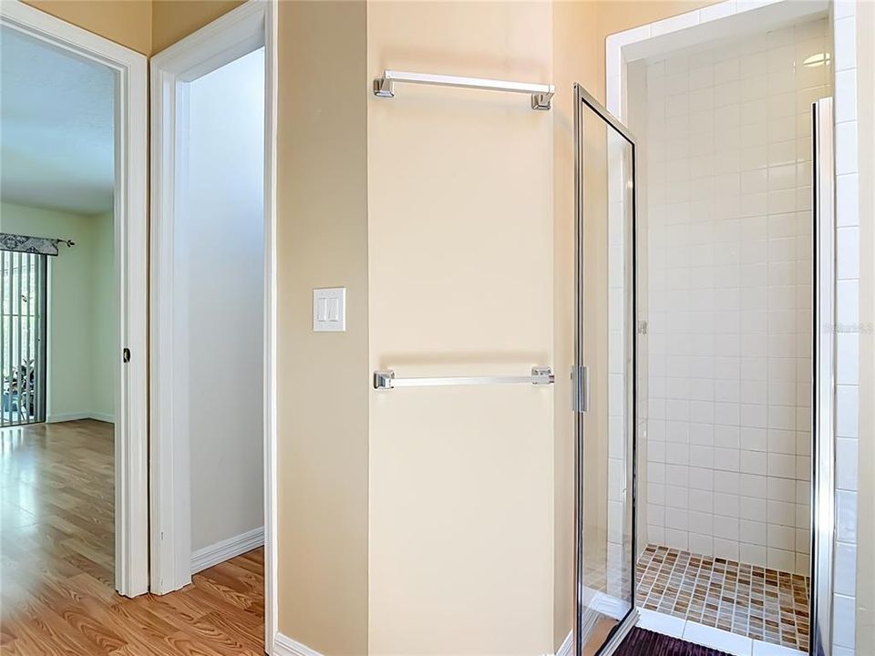 For Sale: $335,000 (3 beds, 2 baths, 1563 Square Feet)