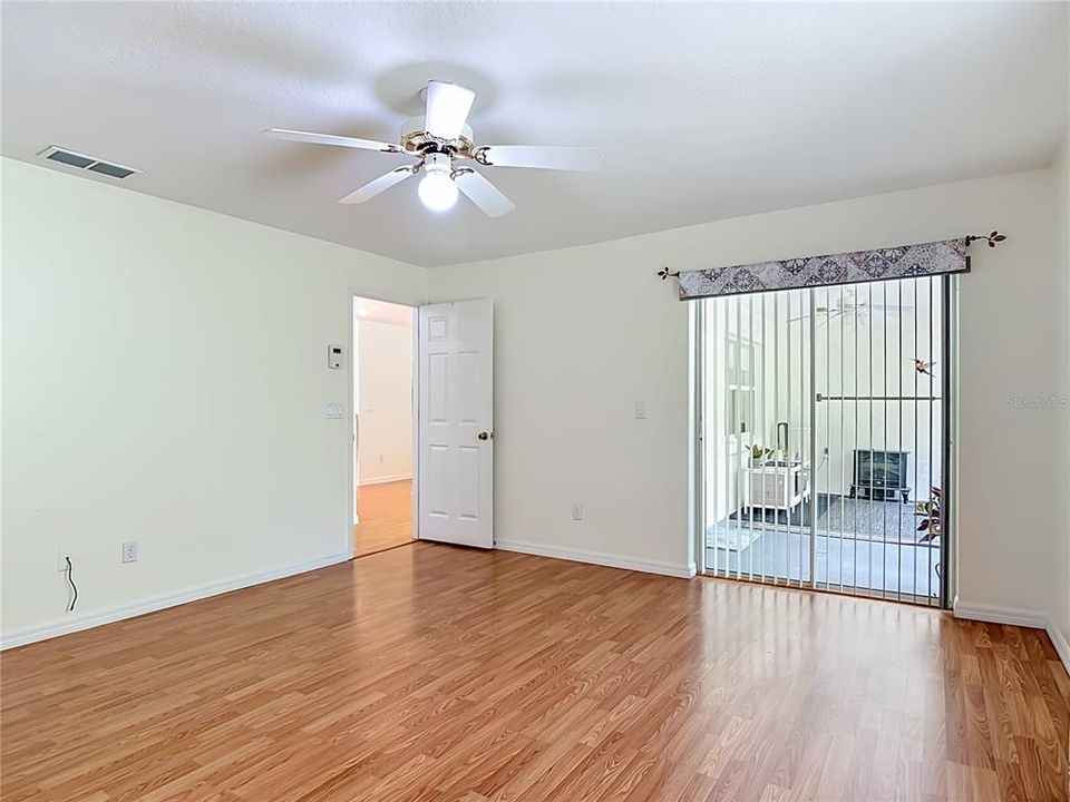 For Sale: $335,000 (3 beds, 2 baths, 1563 Square Feet)