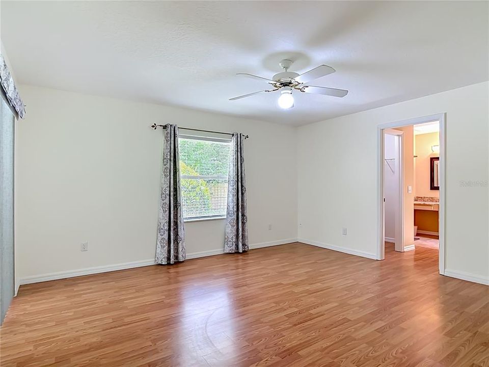 For Sale: $335,000 (3 beds, 2 baths, 1563 Square Feet)
