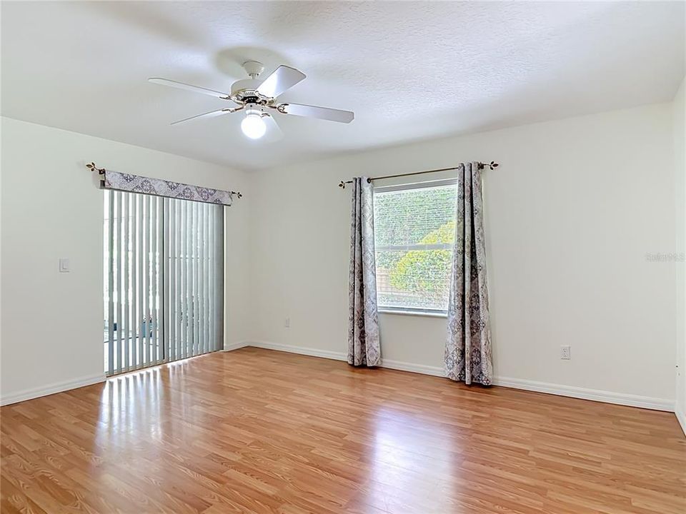For Sale: $335,000 (3 beds, 2 baths, 1563 Square Feet)
