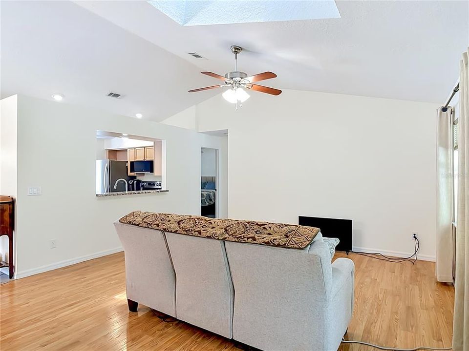 For Sale: $335,000 (3 beds, 2 baths, 1563 Square Feet)