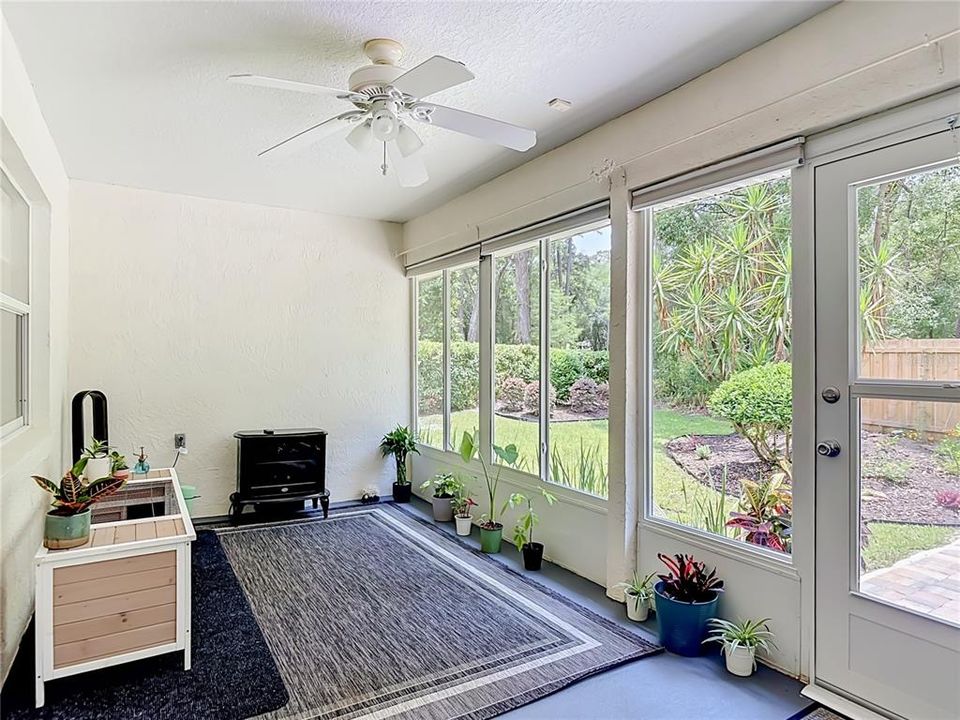 For Sale: $335,000 (3 beds, 2 baths, 1563 Square Feet)