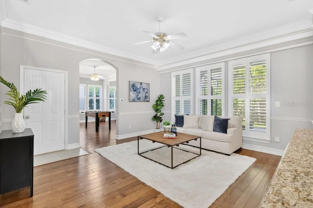 For Sale: $999,000 (5 beds, 3 baths, 2800 Square Feet)