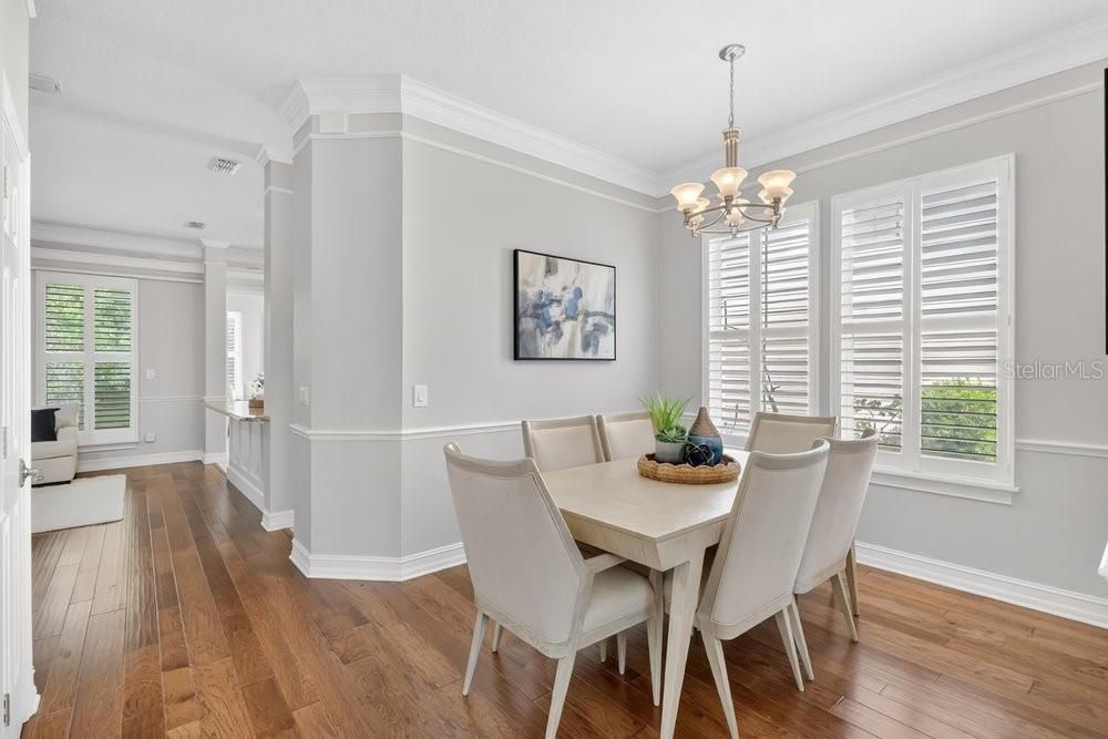 For Sale: $999,000 (5 beds, 3 baths, 2800 Square Feet)