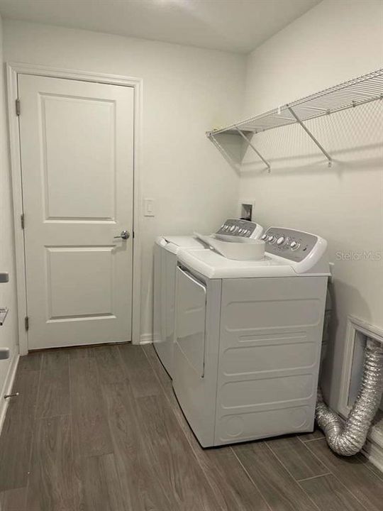 В аренду: $1,900 (3 спален, 2 ванн, 1560 Квадратных фут)
