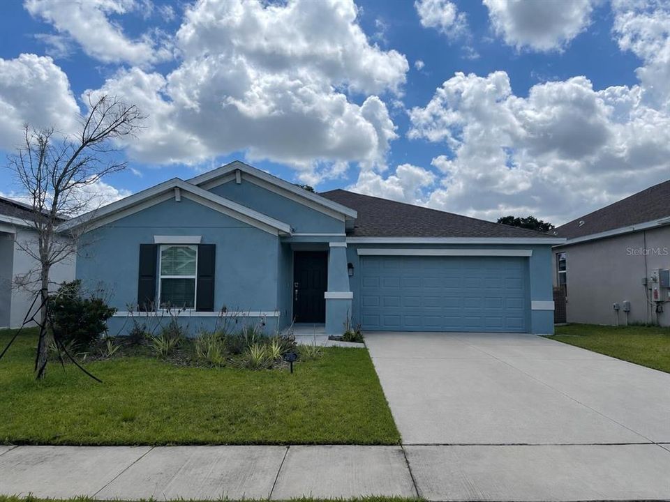 For Rent: $1,900 (3 beds, 2 baths, 1560 Square Feet)