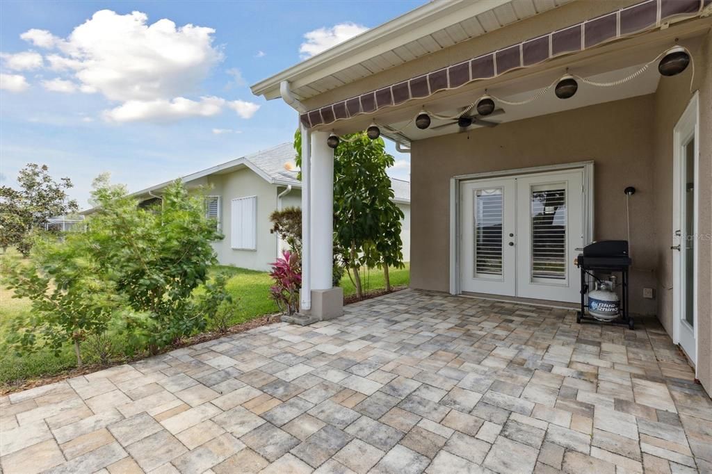 For Sale: $469,900 (3 beds, 2 baths, 2023 Square Feet)