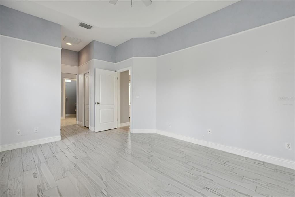 For Sale: $469,900 (3 beds, 2 baths, 2023 Square Feet)