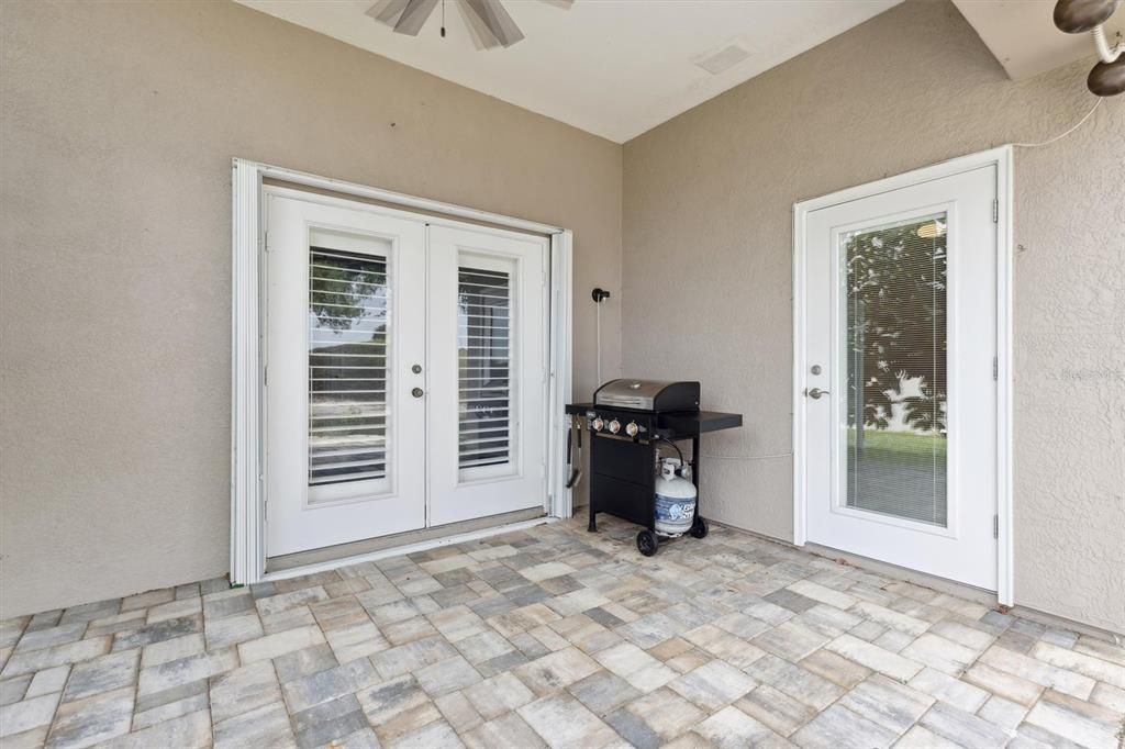 For Sale: $469,900 (3 beds, 2 baths, 2023 Square Feet)