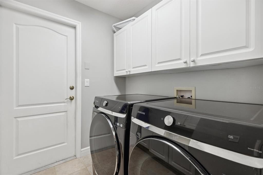 For Sale: $469,900 (3 beds, 2 baths, 2023 Square Feet)