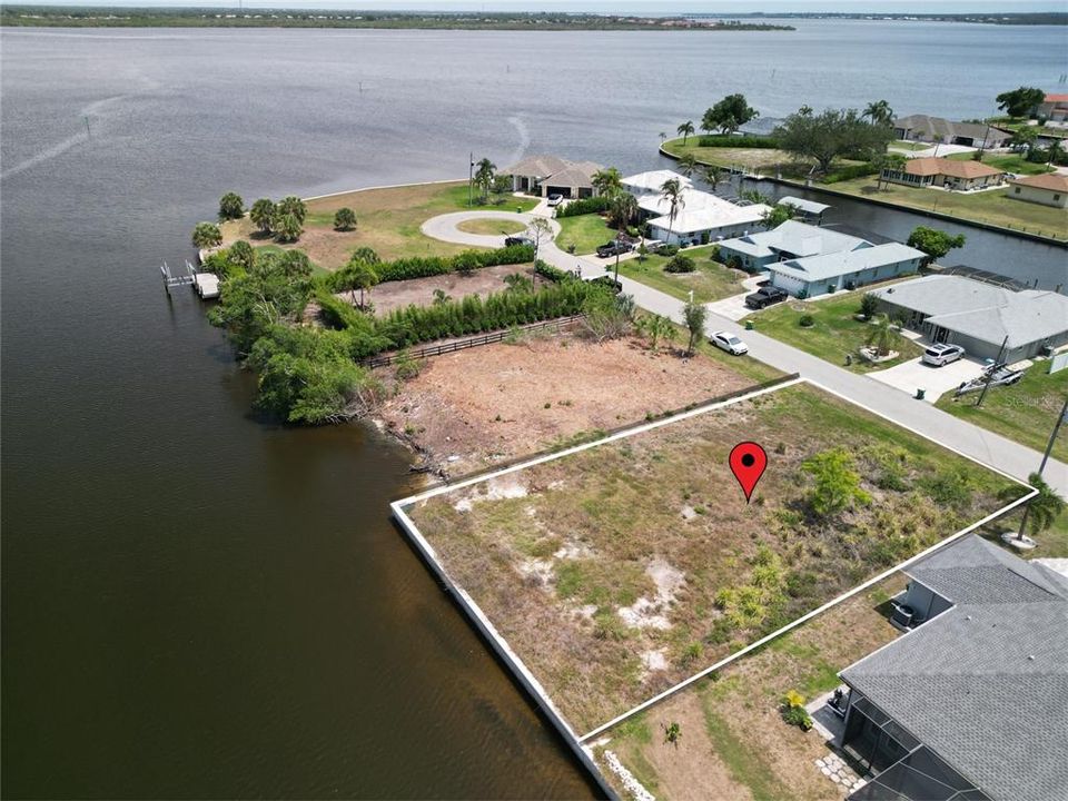 合同活跃: $153,000 (0.23 acres)
