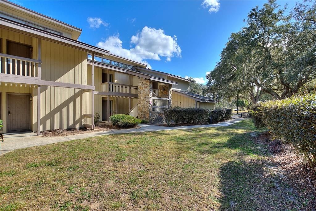 Active With Contract: $119,000 (2 beds, 2 baths, 1123 Square Feet)