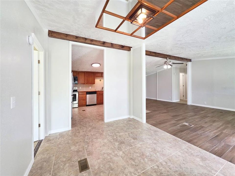For Sale: $289,900 (3 beds, 2 baths, 1248 Square Feet)
