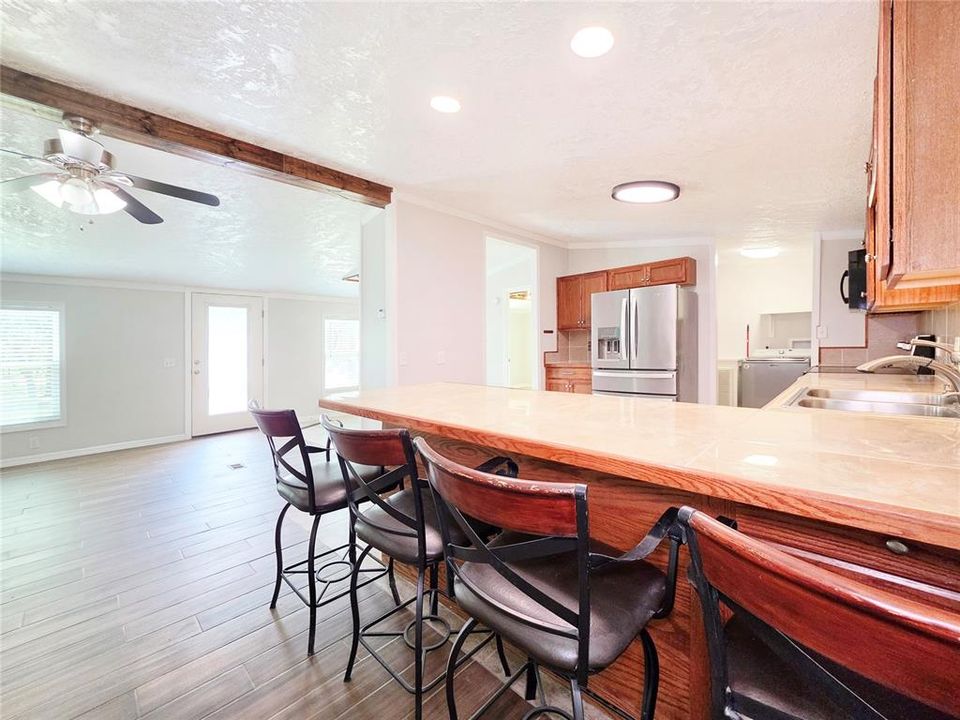 For Sale: $289,900 (3 beds, 2 baths, 1248 Square Feet)