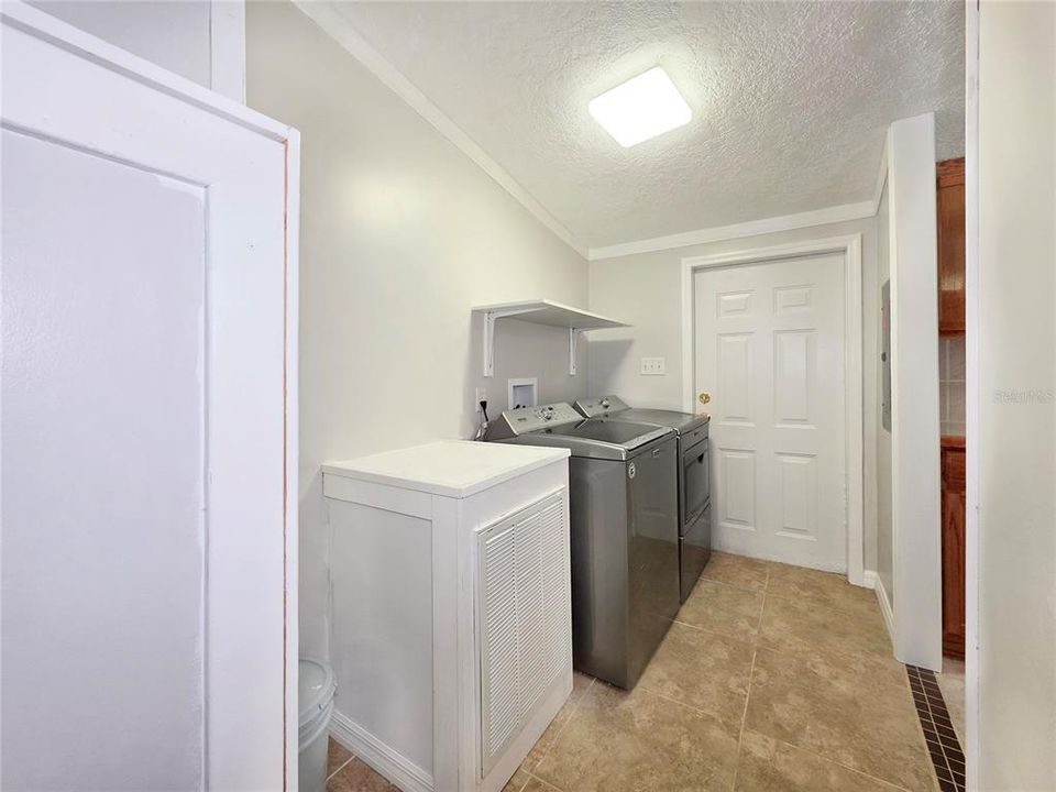 For Sale: $289,900 (3 beds, 2 baths, 1248 Square Feet)