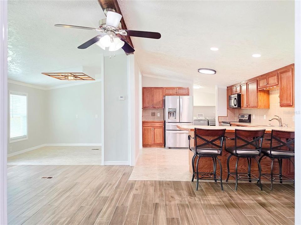 For Sale: $289,900 (3 beds, 2 baths, 1248 Square Feet)