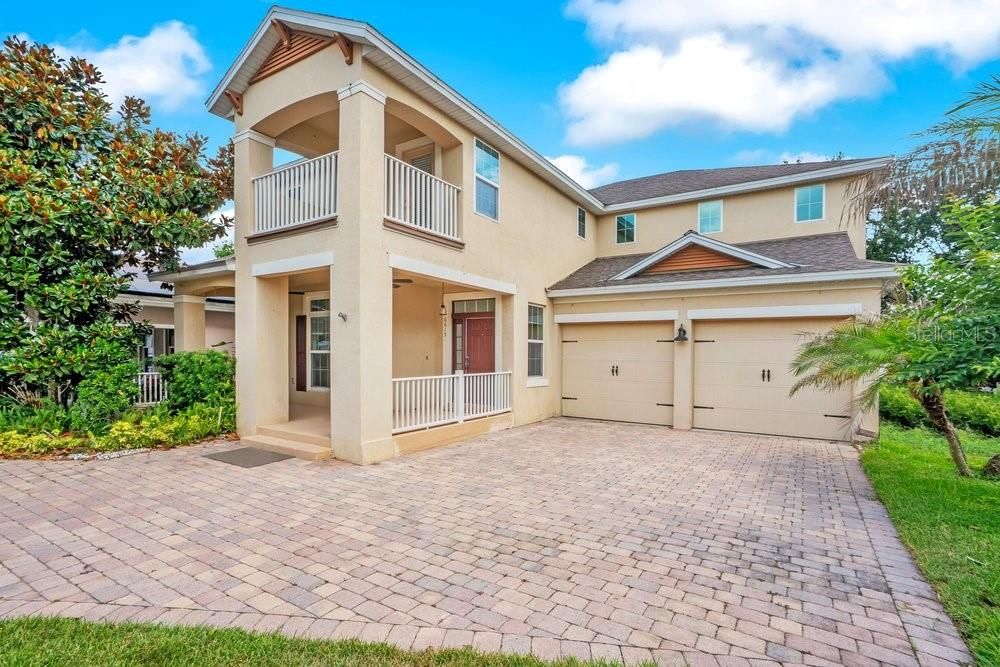 Activo con contrato: $690,000 (5 camas, 3 baños, 3390 Pies cuadrados)