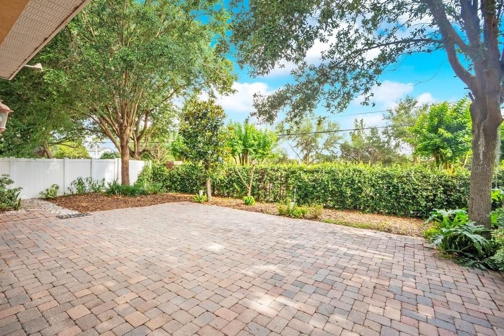 Activo con contrato: $690,000 (5 camas, 3 baños, 3390 Pies cuadrados)