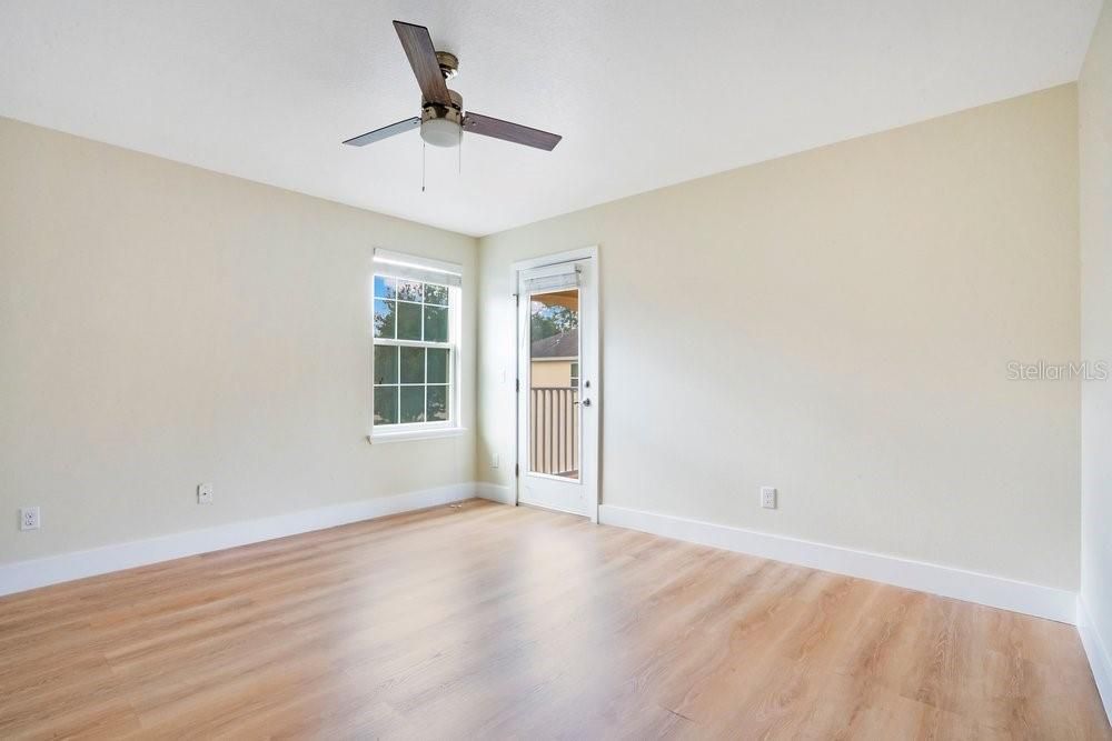Activo con contrato: $690,000 (5 camas, 3 baños, 3390 Pies cuadrados)