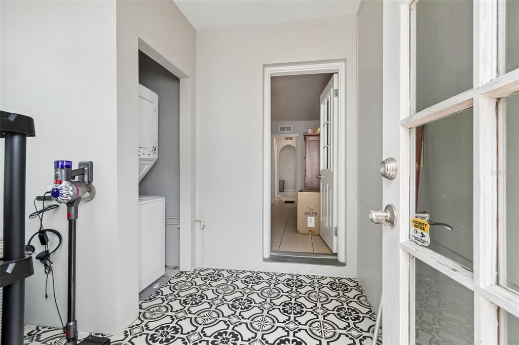 En Venta: $685,000 (2 camas, 0 baños, 1944 Pies cuadrados)