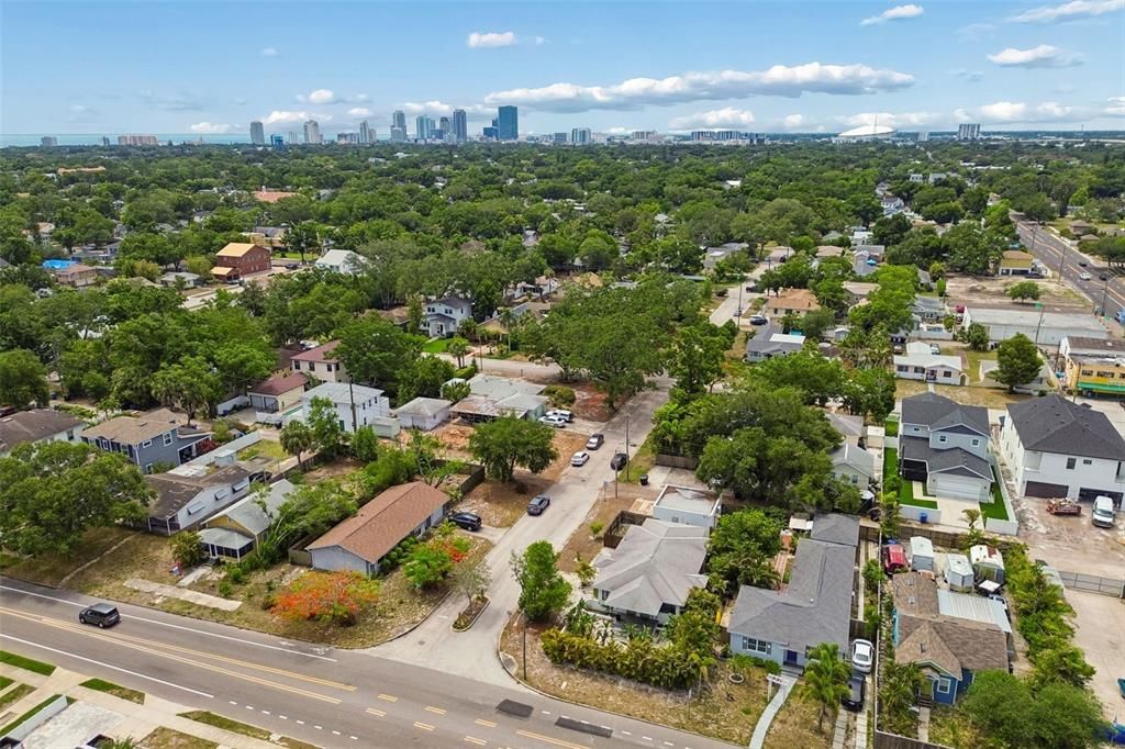 En Venta: $685,000 (2 camas, 0 baños, 1944 Pies cuadrados)