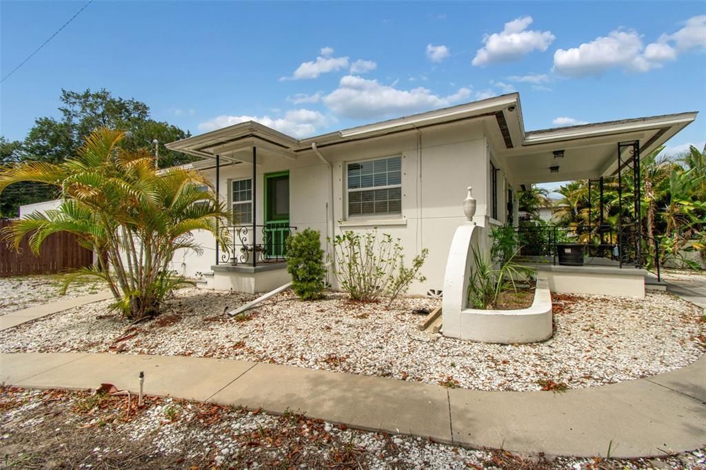En Venta: $685,000 (2 camas, 0 baños, 1944 Pies cuadrados)