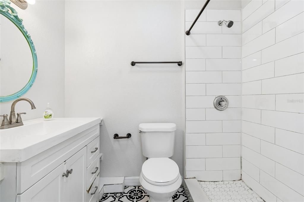 En Venta: $685,000 (2 camas, 0 baños, 1944 Pies cuadrados)