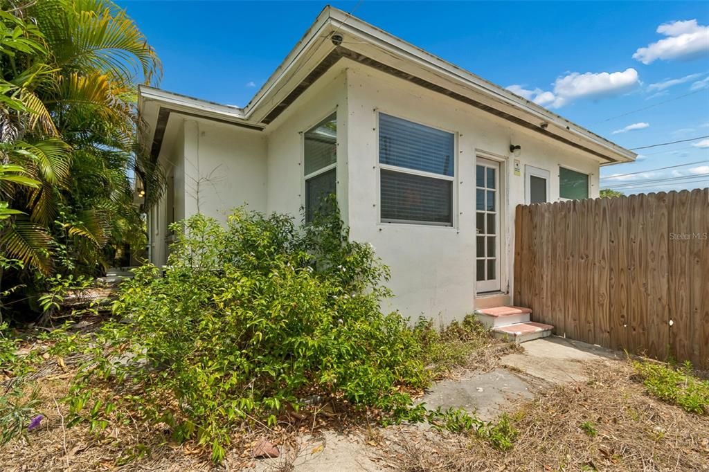En Venta: $685,000 (2 camas, 0 baños, 1944 Pies cuadrados)