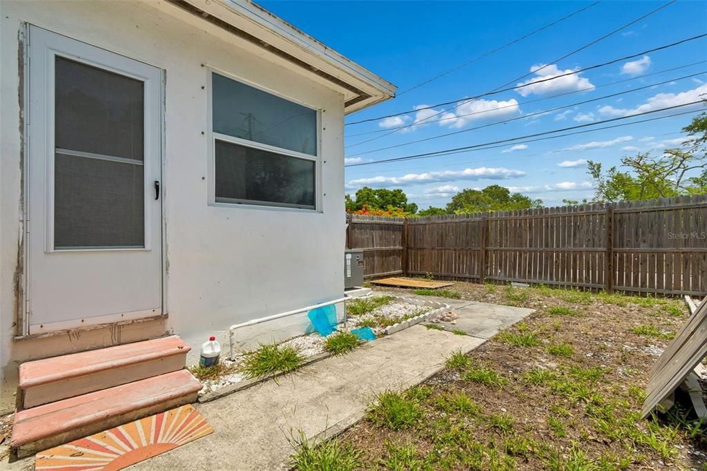 En Venta: $685,000 (2 camas, 0 baños, 1944 Pies cuadrados)