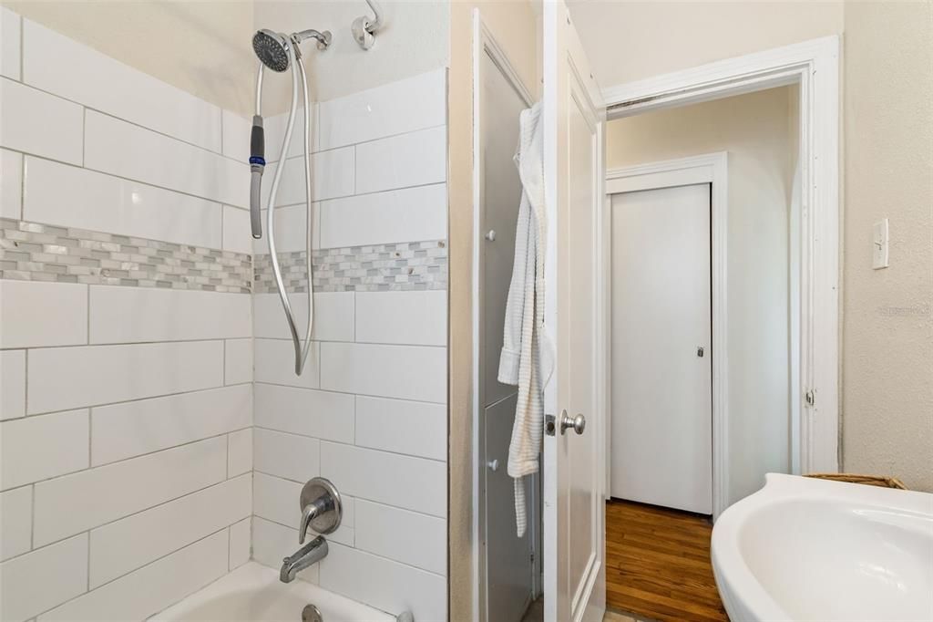 En Venta: $685,000 (2 camas, 0 baños, 1944 Pies cuadrados)