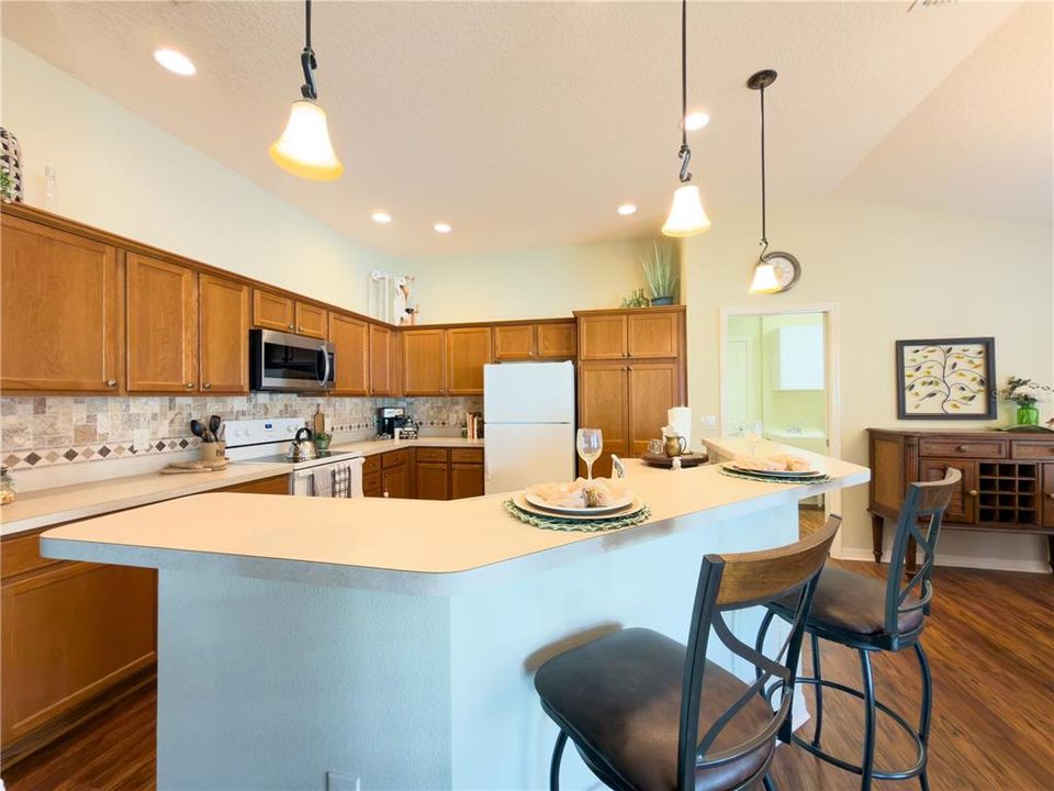 Activo con contrato: $399,000 (3 camas, 2 baños, 1652 Pies cuadrados)