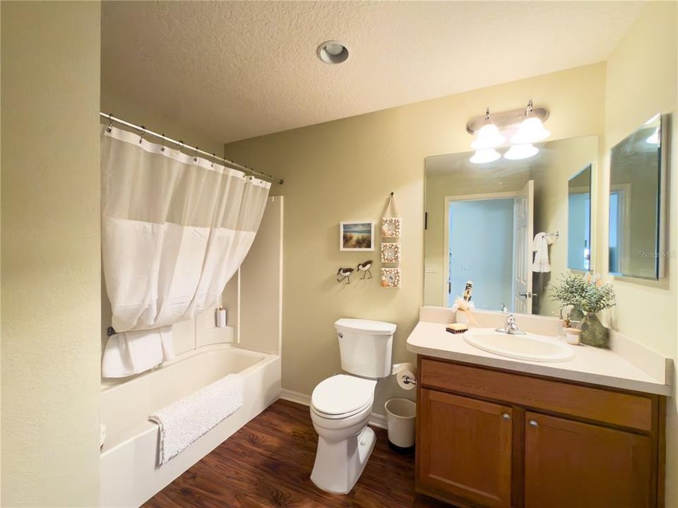 Activo con contrato: $399,000 (3 camas, 2 baños, 1652 Pies cuadrados)