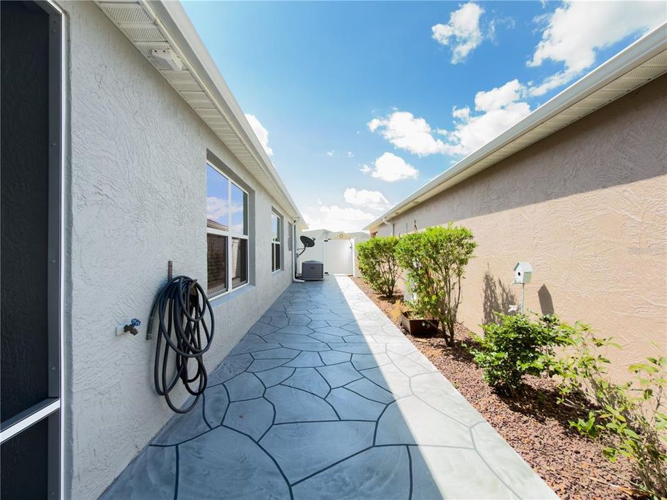 Activo con contrato: $399,000 (3 camas, 2 baños, 1652 Pies cuadrados)