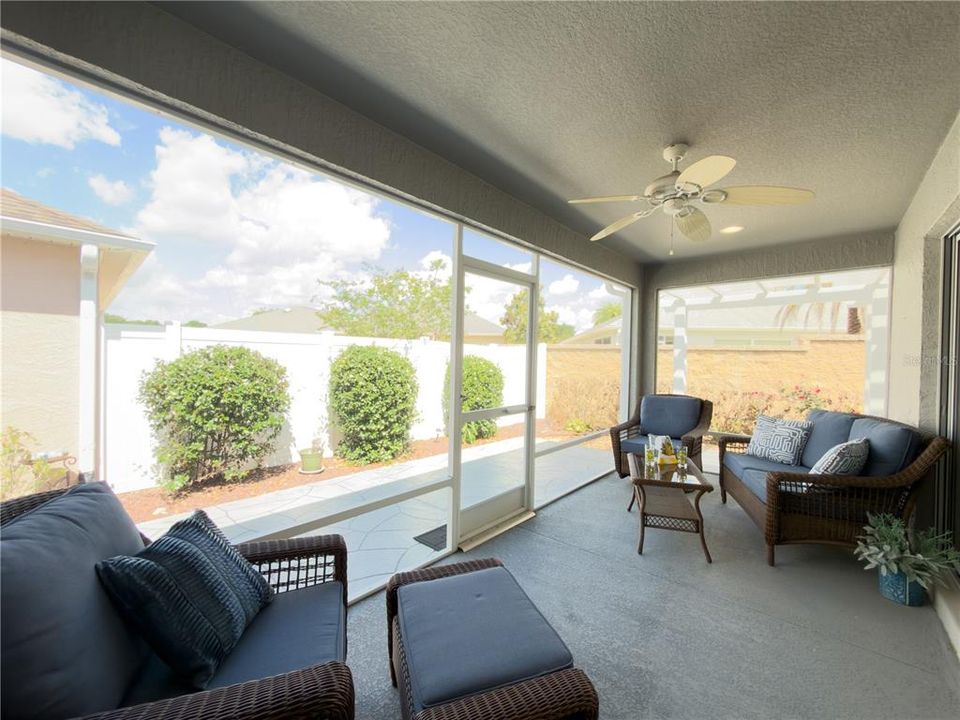 Activo con contrato: $399,000 (3 camas, 2 baños, 1652 Pies cuadrados)