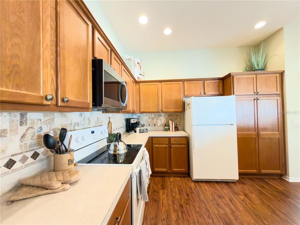 Activo con contrato: $399,000 (3 camas, 2 baños, 1652 Pies cuadrados)