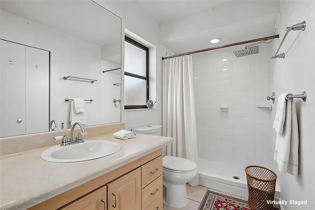 En Venta: $375,000 (4 camas, 3 baños, 2173 Pies cuadrados)