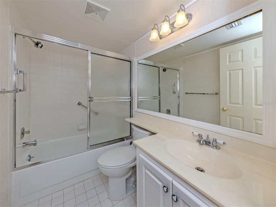 En Venta: $287,900 (3 camas, 2 baños, 1244 Pies cuadrados)