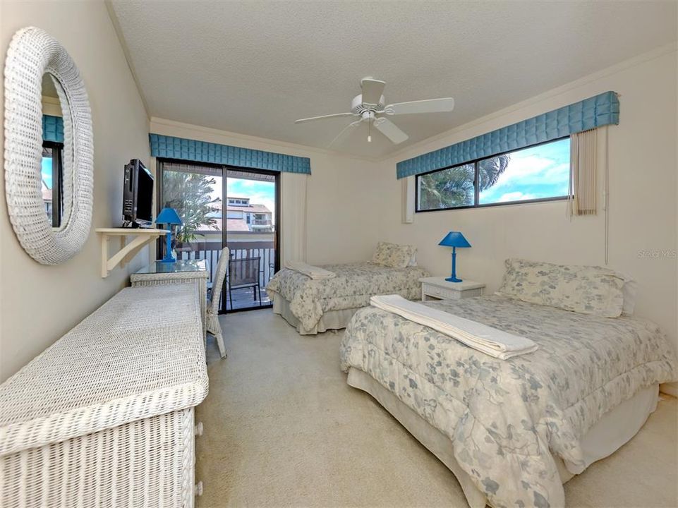 En Venta: $287,900 (3 camas, 2 baños, 1244 Pies cuadrados)