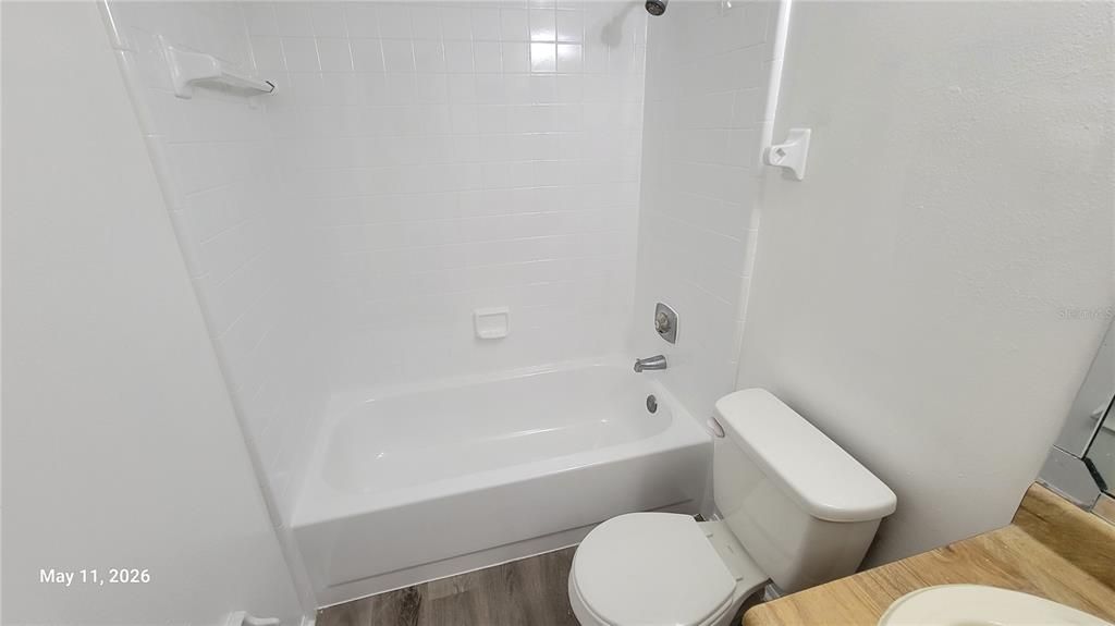 Activo con contrato: $1,549 (2 camas, 2 baños, 1006 Pies cuadrados)