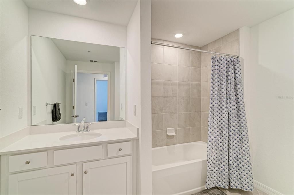 For Rent: $2,950 (3 beds, 2 baths, 1766 Square Feet)