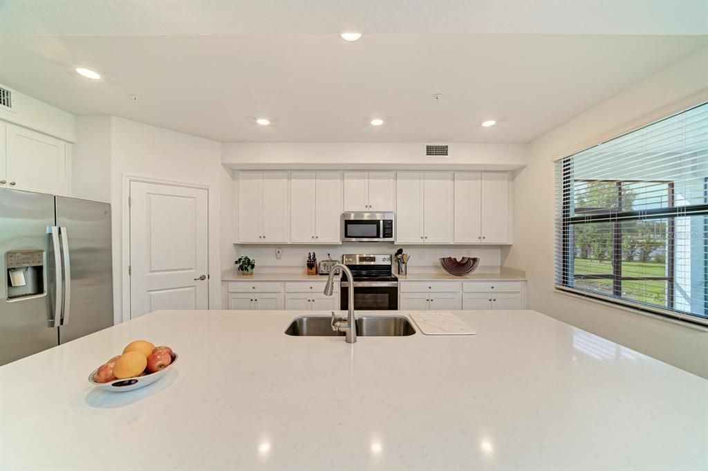 For Rent: $2,950 (3 beds, 2 baths, 1766 Square Feet)