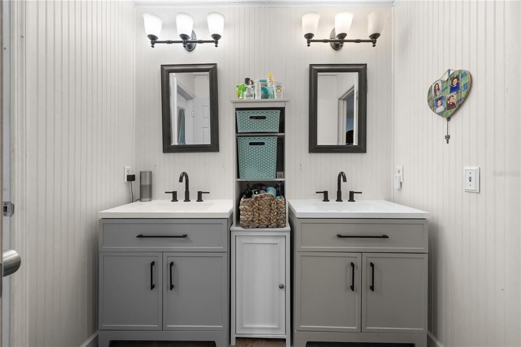 Active With Contract: $499,900 (4 beds, 2 baths, 2288 Square Feet)