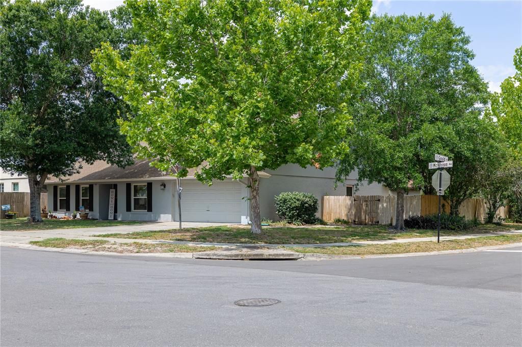 Active With Contract: $499,900 (4 beds, 2 baths, 2288 Square Feet)