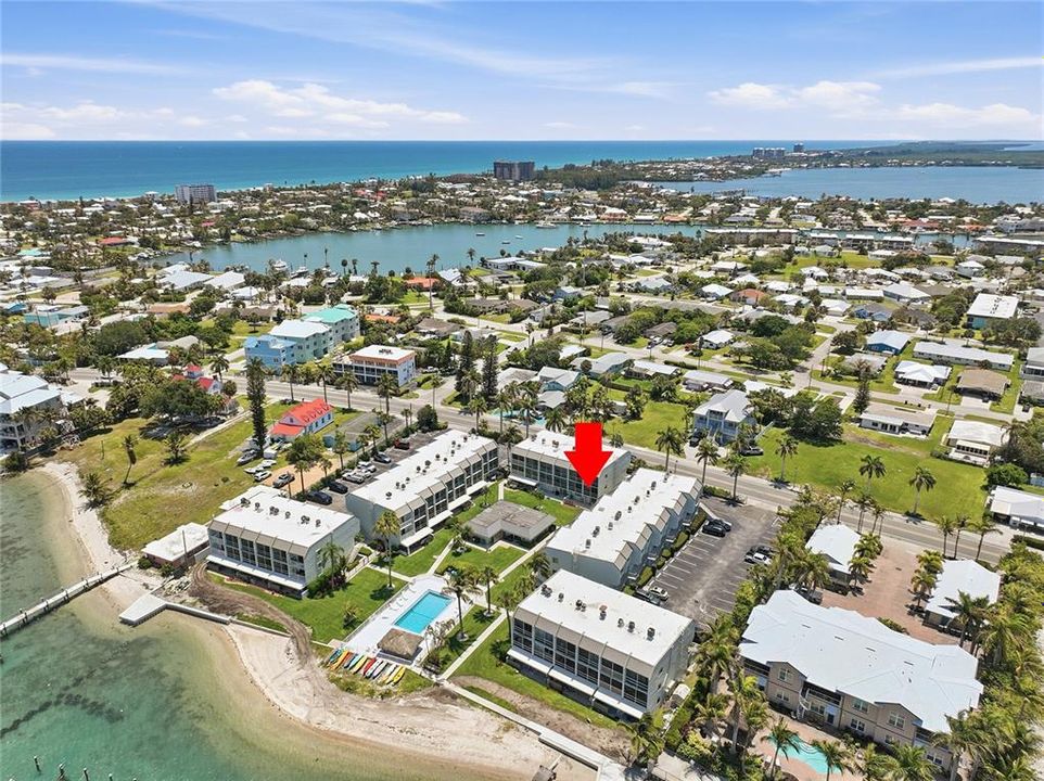 For Sale: $389,900 (2 beds, 2 baths, 1014 Square Feet)