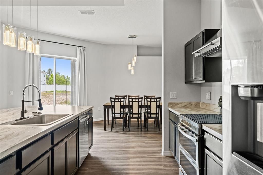 En Venta: $635,000 (5 camas, 3 baños, 3514 Pies cuadrados)