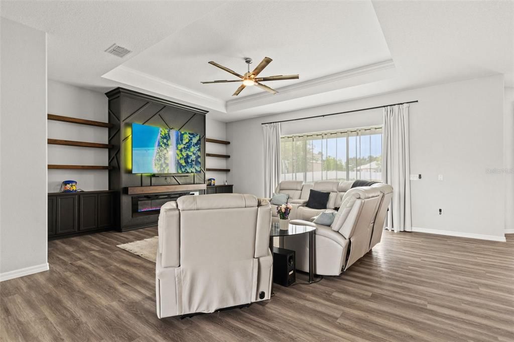 En Venta: $635,000 (5 camas, 3 baños, 3514 Pies cuadrados)