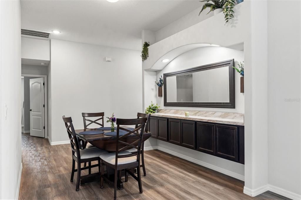 En Venta: $635,000 (5 camas, 3 baños, 3514 Pies cuadrados)