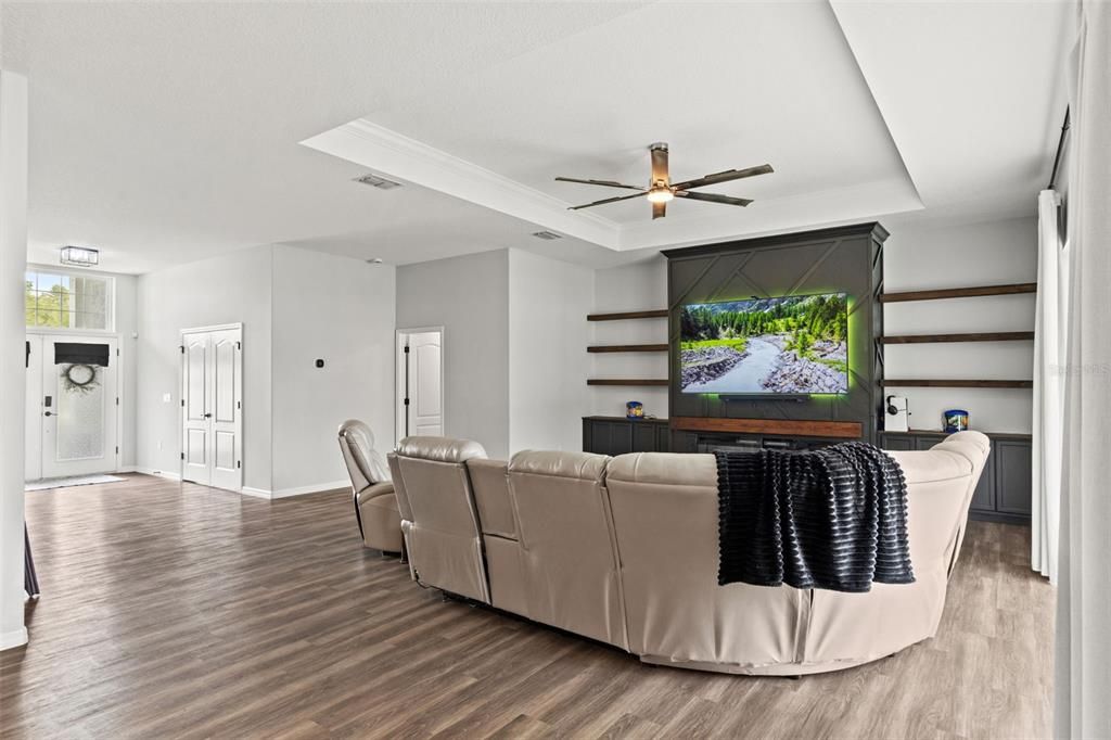 En Venta: $635,000 (5 camas, 3 baños, 3514 Pies cuadrados)